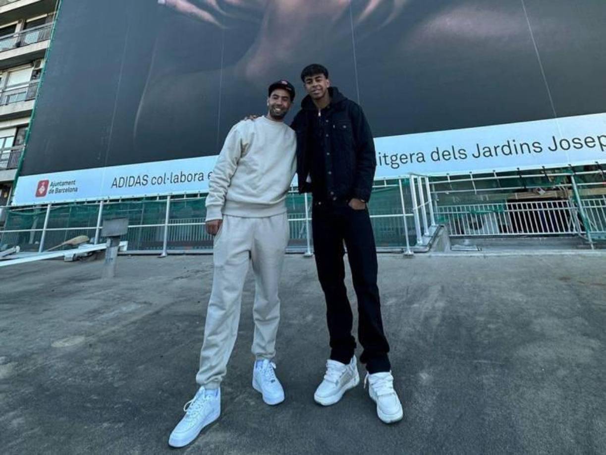 Según detalló la periodista Mayka Navarro, Lamine Yamal mantuvo contacto permanente con su familia para conocer el estado de salud de su padre.