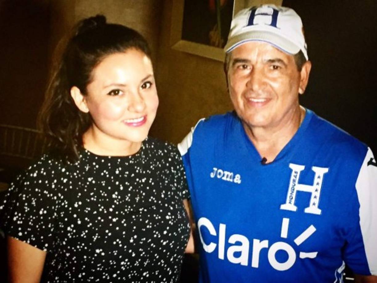 Cristina estuvo hace unos días atrás en Honduras y fue la encargada de que Jorge Luis Pinto en su entrevista derramara lágrimas, como pocas veces se le ha visto al DT de Honduras.