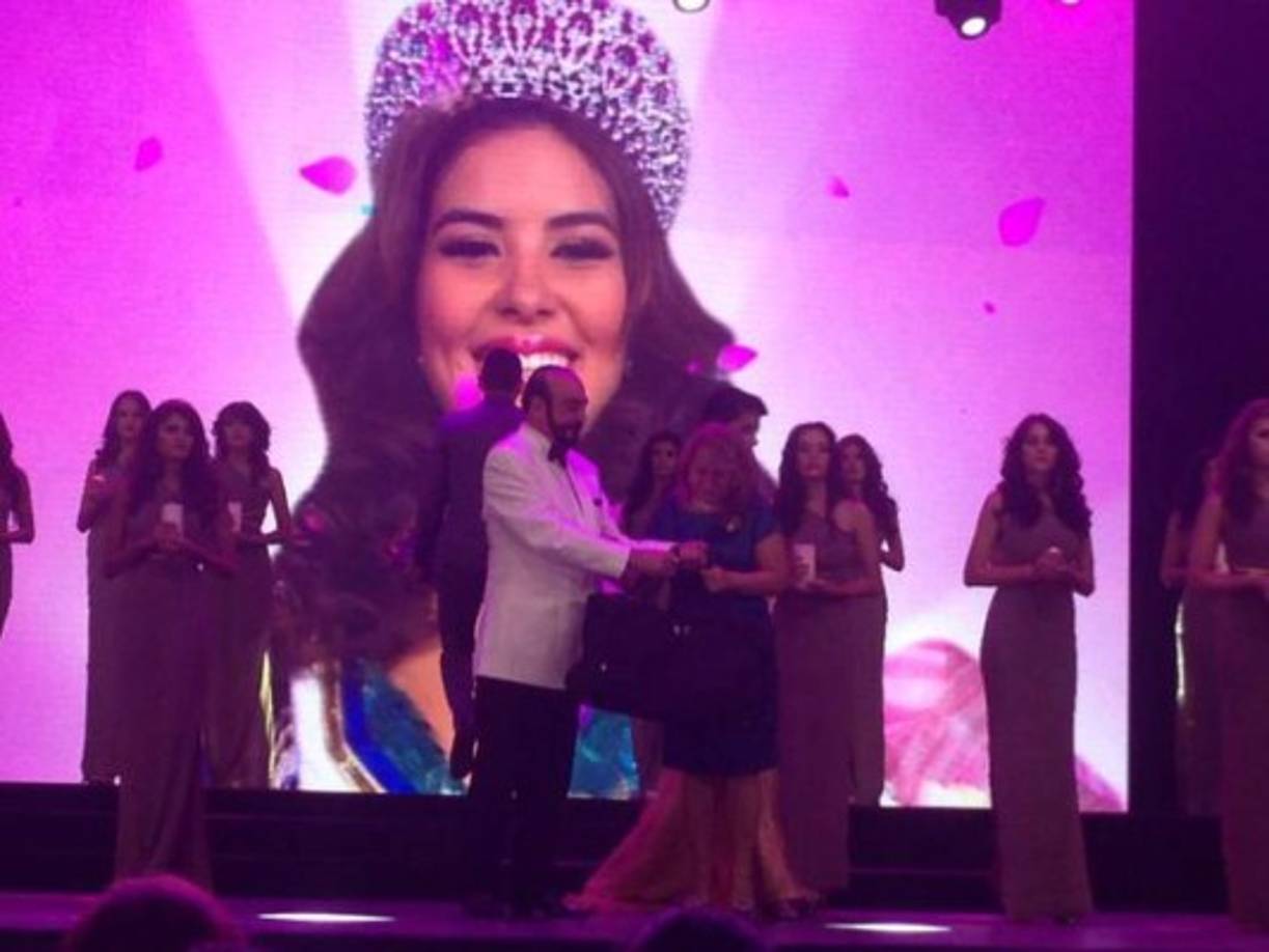 Eduardo Zablah entregó a la madre de María José Alvarado la maleta que tenía con cosas personales.