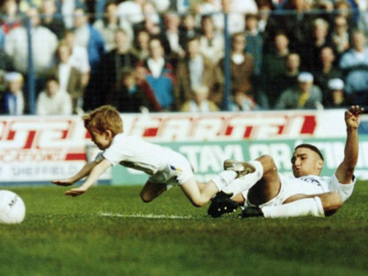 Vinnie fue más conocido por su dureza en el campo que por su destreza. Se decía que Jones era al fútbol lo que los asesinos asueldo son a la vida. No tenía nada personal contra ningún jugador a priori, simplemente iba a masacrar a quien por enfrente de él pasara.