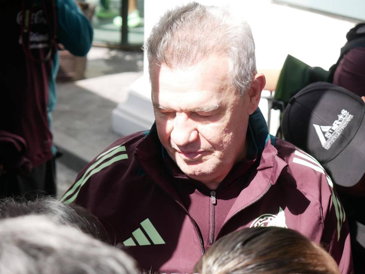 “¿Cómo están mis amigos por la tormenta tropical Sara? ¿Ya se movió? ¿Continúa o ya se movió? Un beso y un abrazo grande a esa gente que está sufriendo”, declaró Aguirre.