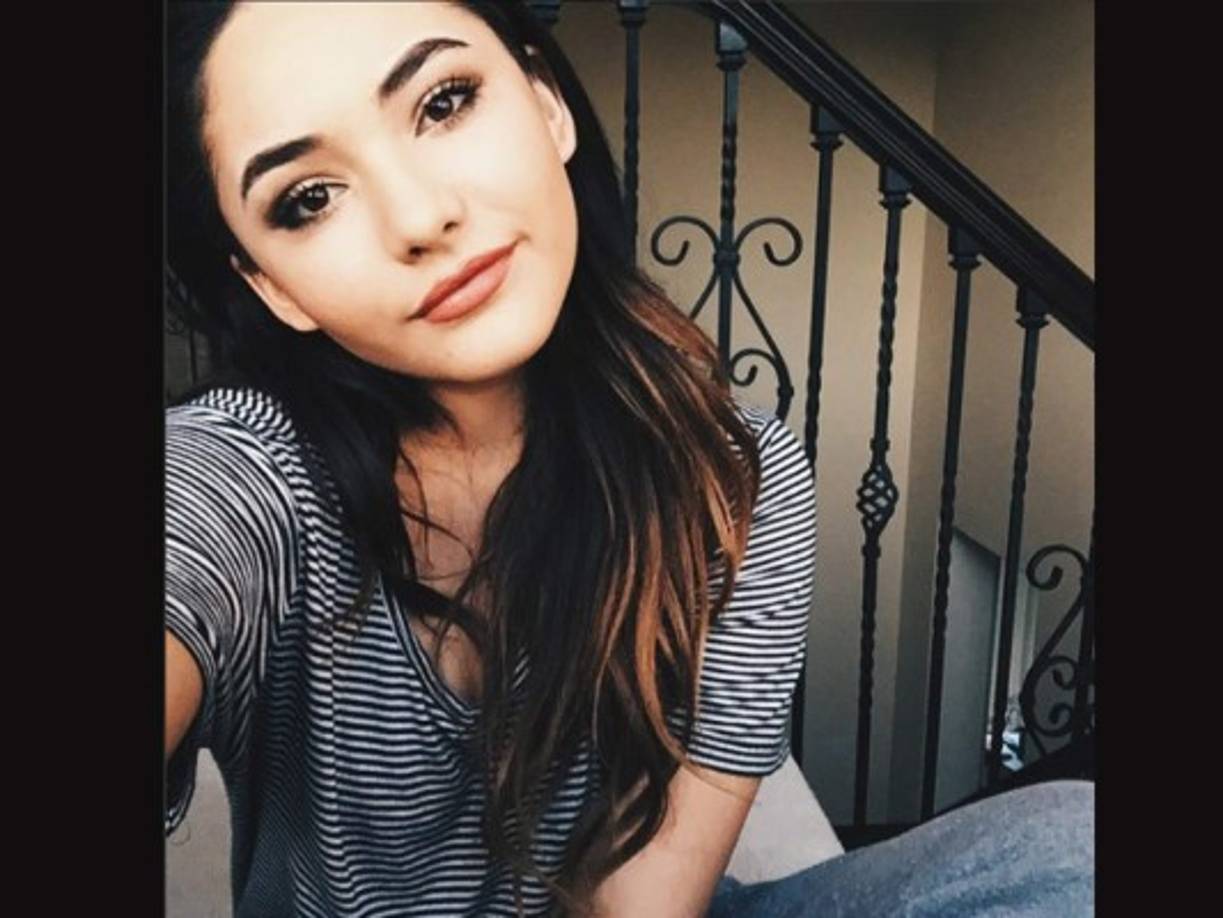 Un medio internacional la catálogo como una joven de 18 años que tiene “un estilo Kardashian”.