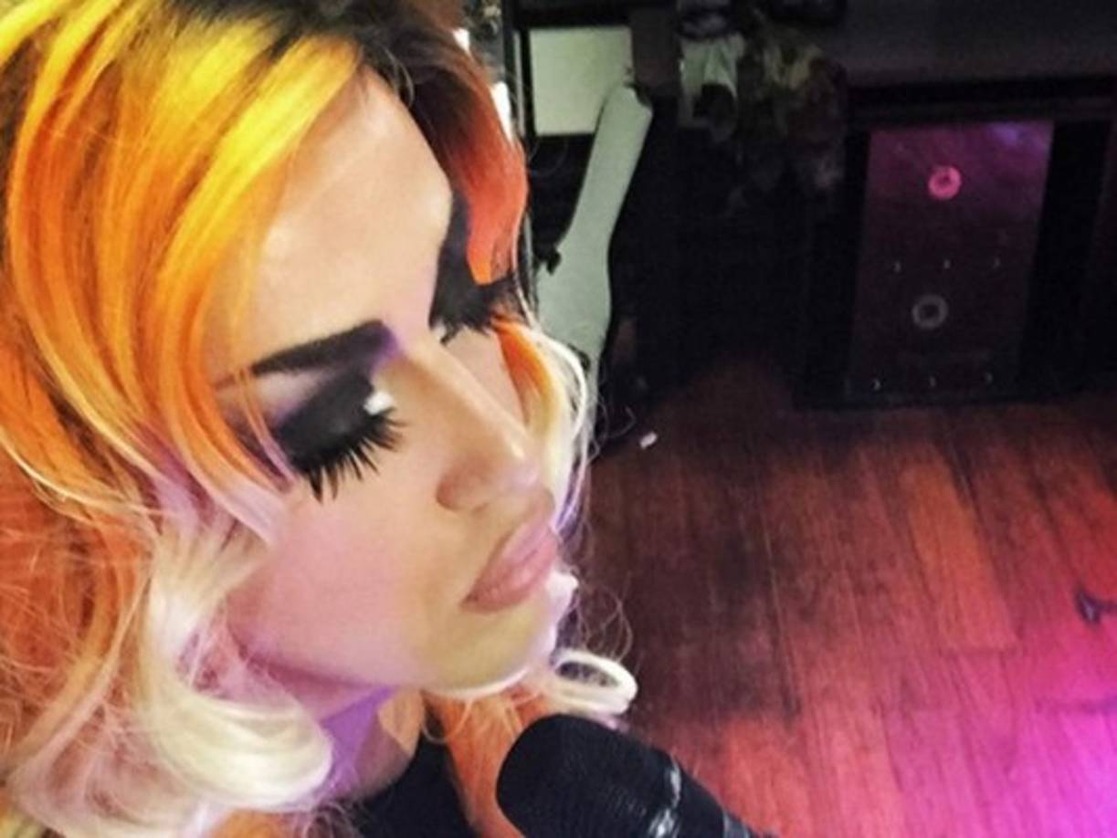 Adore es tan popular que ha participado de campañas publicitarias para empresas como Starbucks.