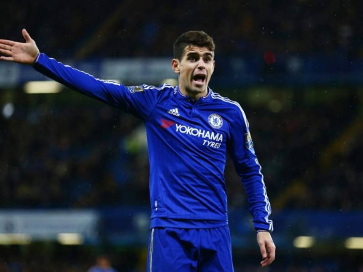El mediocentro brasileño Oscar, del Chelsea, que no cuenta con demasiados minutos bajo las órdenes de Antonio Conte, ha recibido una suculenta oferta desde China. El Shangai SIPG estaría dispuesto a desembolsar 71'5 millones de euros por el brasileño.