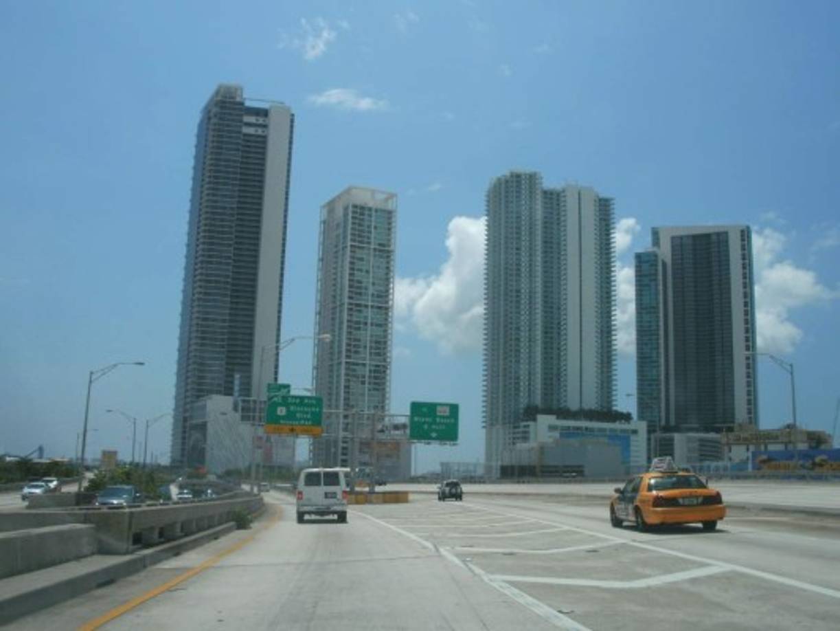 Las vistas aéreas mostraban daños generalizados en lo que suele ser un paraíso.