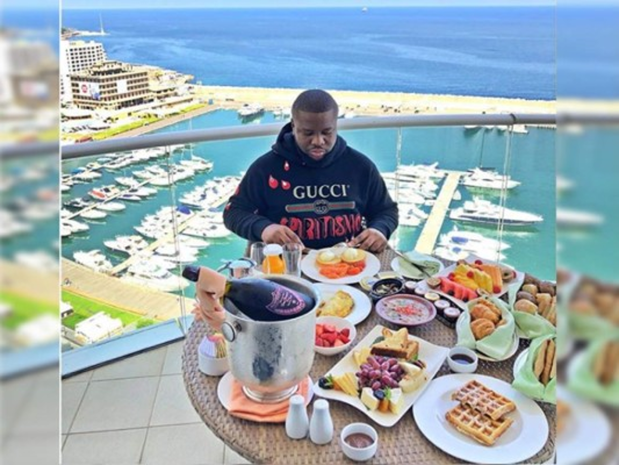 Hushpuppi es una celebridad en las redes sociales por su excéntrica vida como millonario.