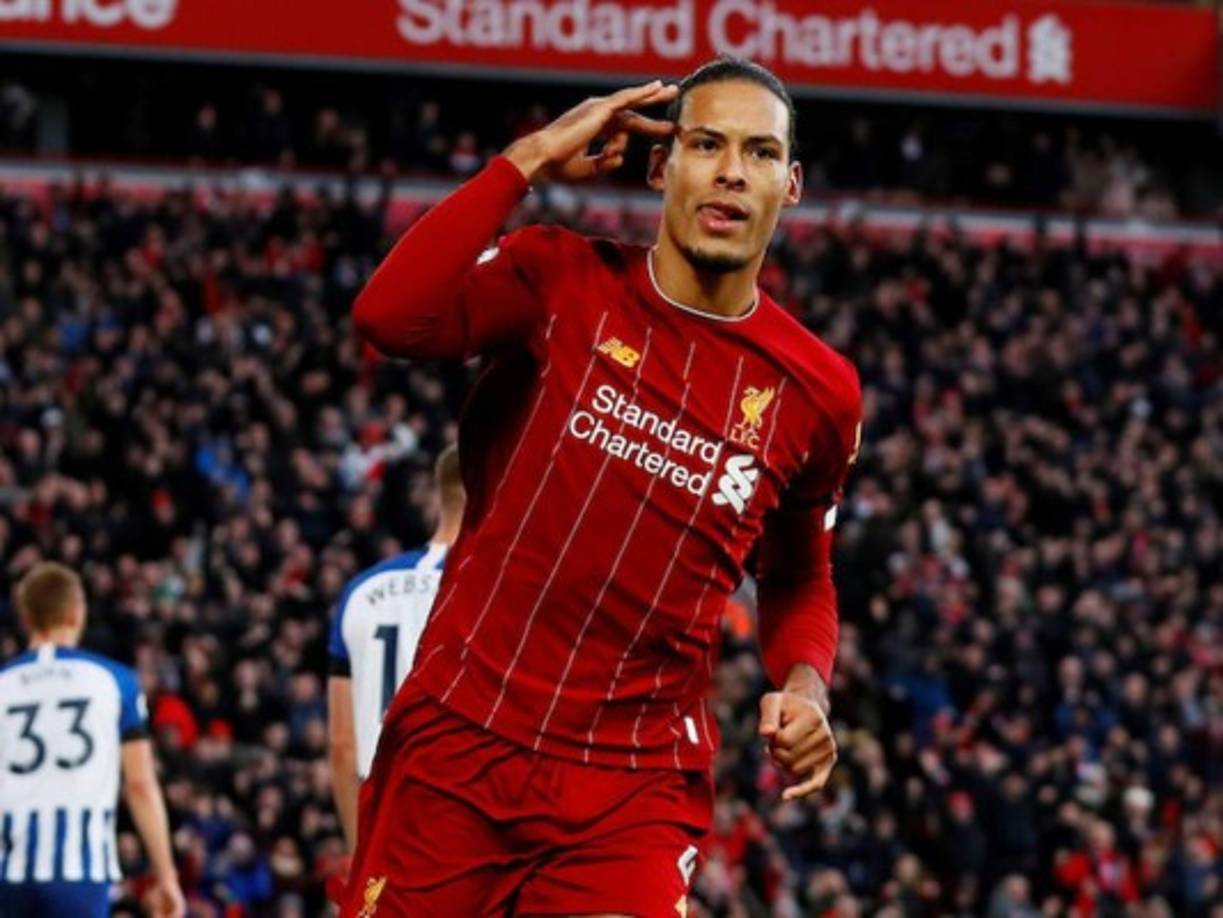 Virgil van Dijk - El defensa holandés del Liverpool no podía faltar en la conformacion del mejor equipo del año.