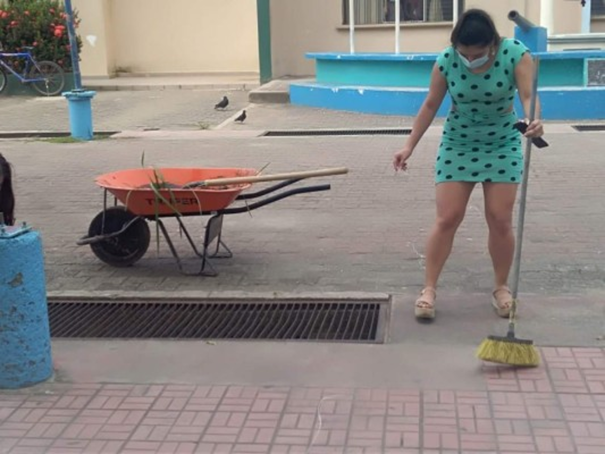 Los cinco jóvenes estaban infringiendo el toque de queda impuesto por el poder Ejecutivo por la pandemia de COVID-19.