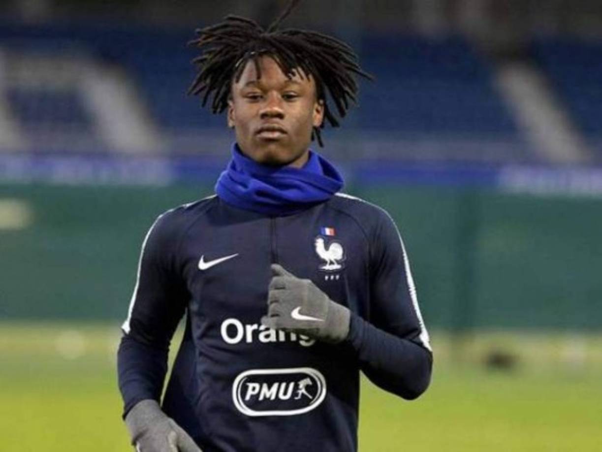 Eduardo Camavinga es uno de los objetivo del Real Madrid para la próxima temporada, llegando incluso a sonar que iba a llegar en este mismo mercado estival, pero finalmente seguirá un año más en el Rennes francés. A pesar del interés del club blanco, el fichaje podría no llegar a producirse después de que el PSG haya mostrado mucho interés en hacerse con el mediocentro.<br/><br/>Según Le Parisien, Hamad bin Khalifa Al-Thani, emir de Qatar y dueño del PSG, se ha obcecado en llevar al francés al club parisino. El propio jeque se lo ha hecho saber a Al-Khelaifi, presidente, y a Leonardo, director deportivo.