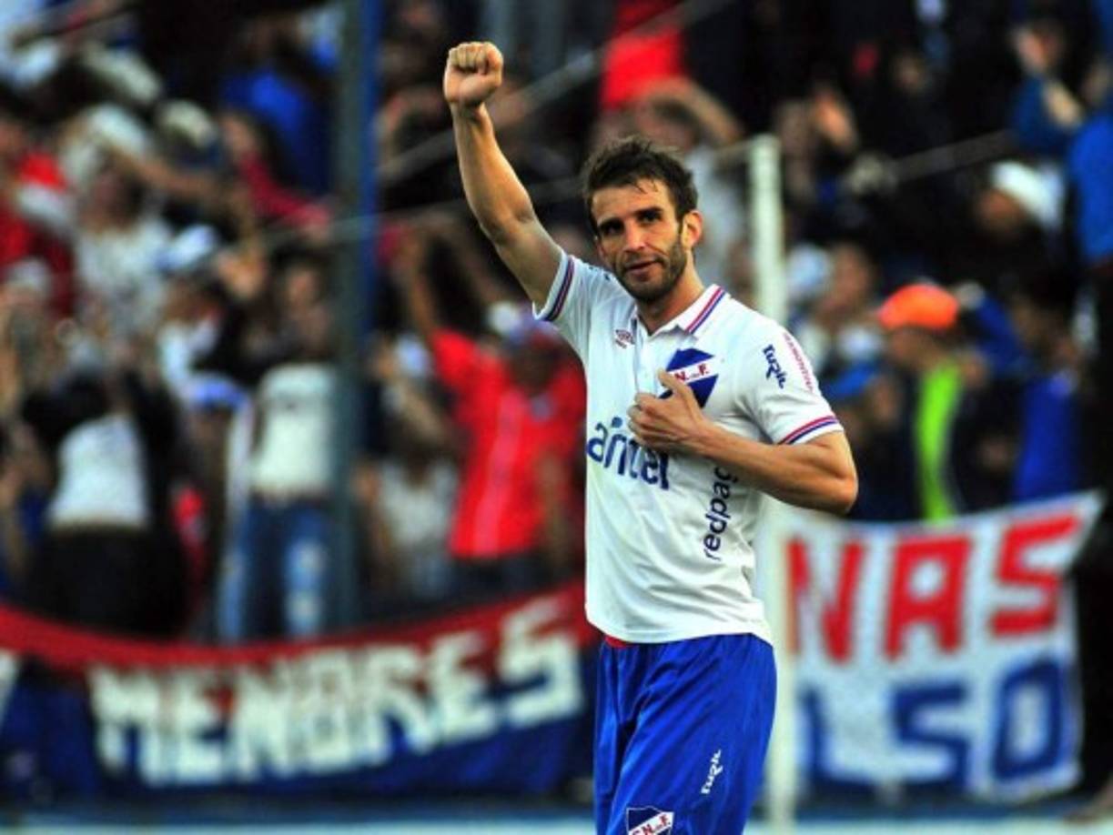 Iván Alonso: <br/>El delantero uruguayo fue detectado con extrasístoles ventriculares, cuando militaba en el Toluca de México. Los doctores le recomendaron dejar de jugar en la altura de 2 mil 680 metros sobre el nivel del mar, donde disputan sus partidos de locales los Diablos Rojos.