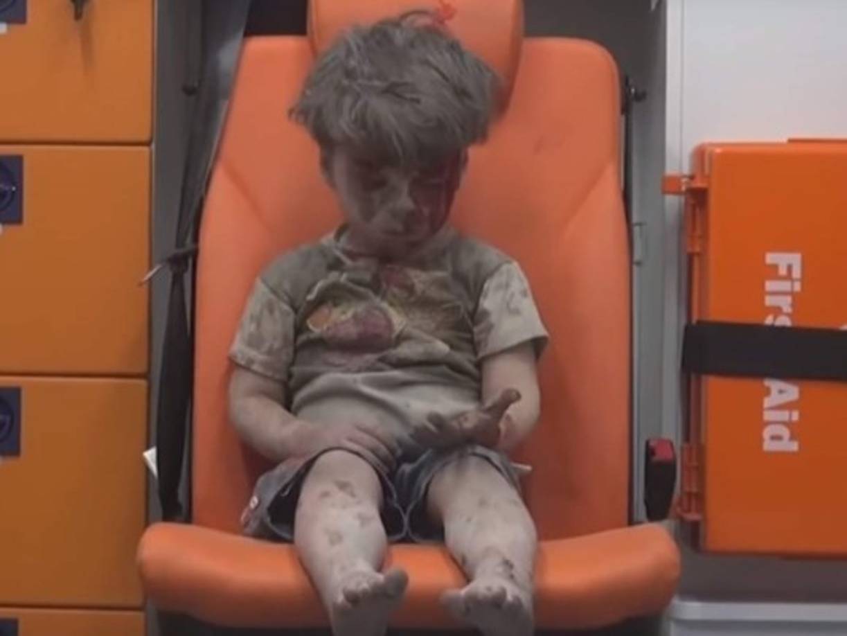 La imagen de Omran Daqneesh recorrió el mundo en pocas horas, causando indignación en millones de personas.