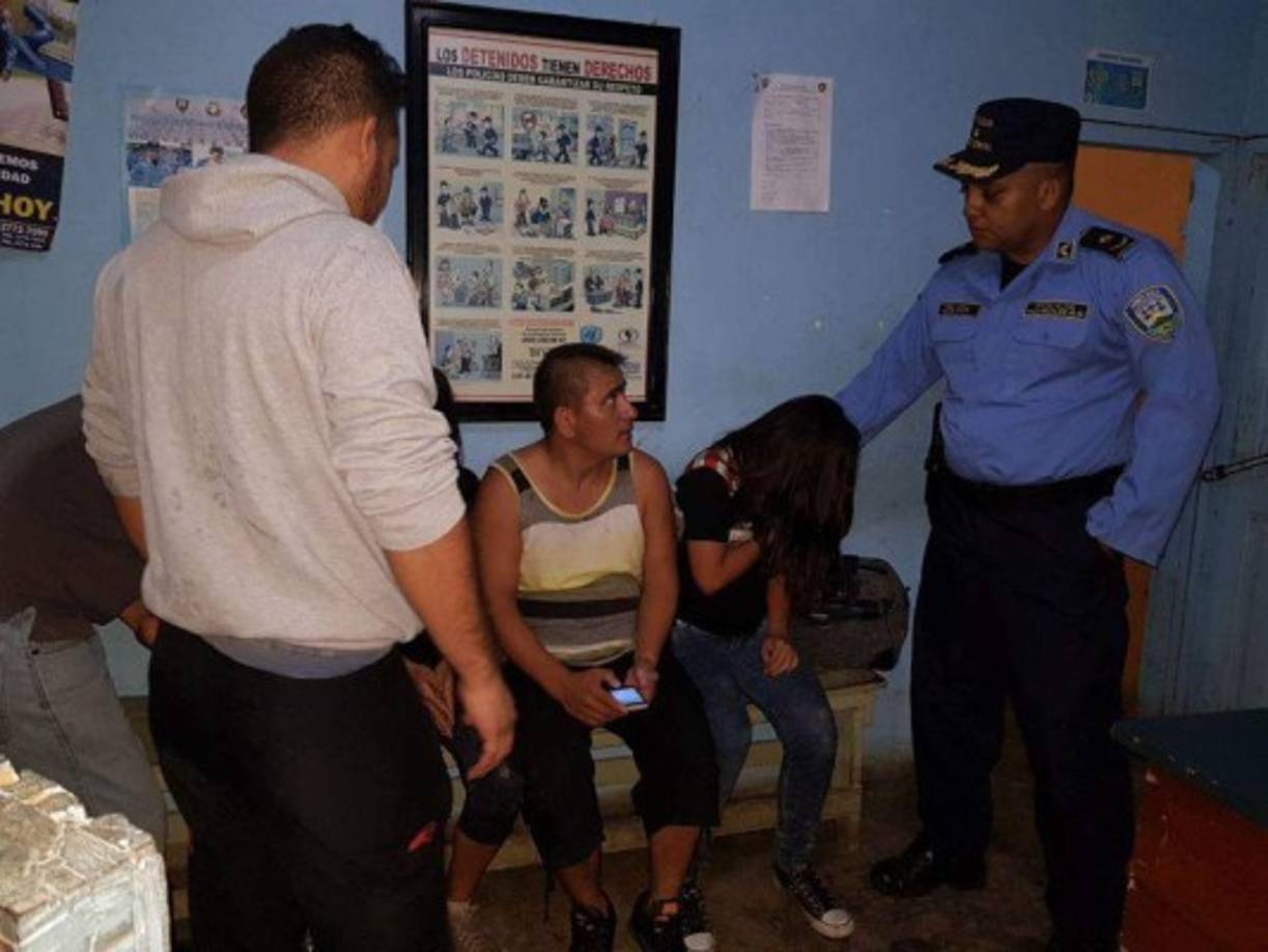 Los familiares pidieron que se las entregaran inmediatamente, pero la Dinaf intervino en el caso declarándolas en riesgo social.