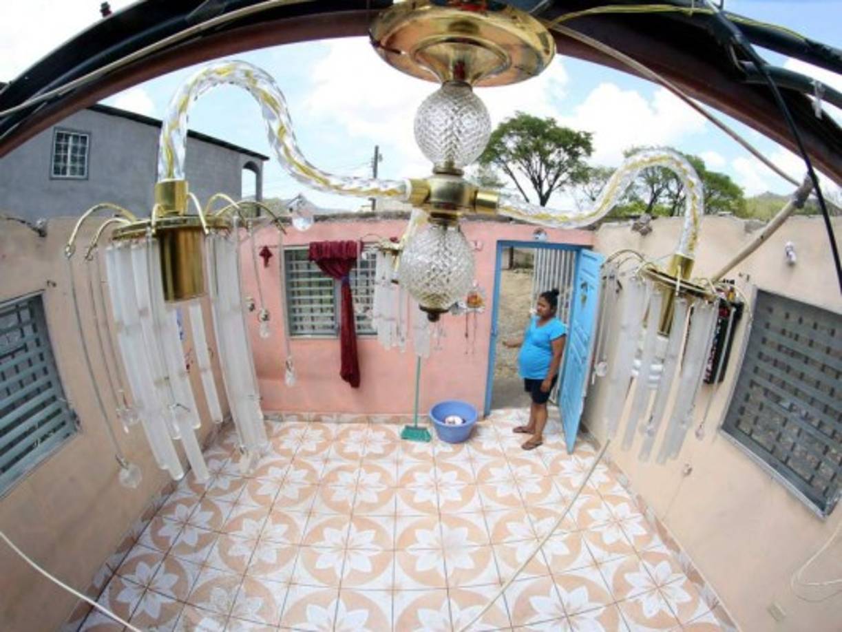 Las lluvias que comenzaron a azotar al país desde la noche del lunes continúan dejando daños en el país. <br/>