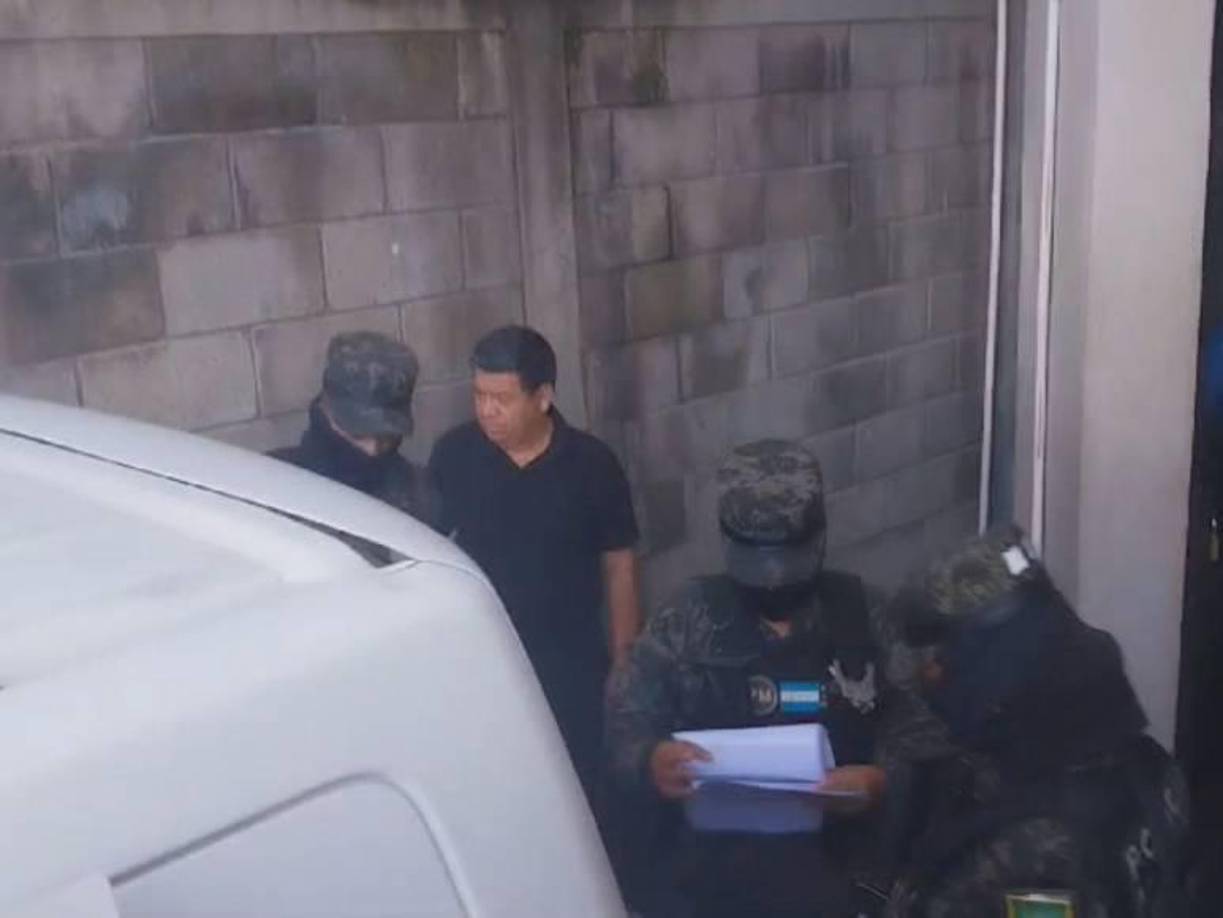 Una de las pistas que llevaron a la Policía a vincular a estos individuos en el crimen de los cinco jóvenes fue porque al momento de capturarlos se les encontró las llaves del coche y un teléfono de Roger Coleman y Annie Villatoro. 