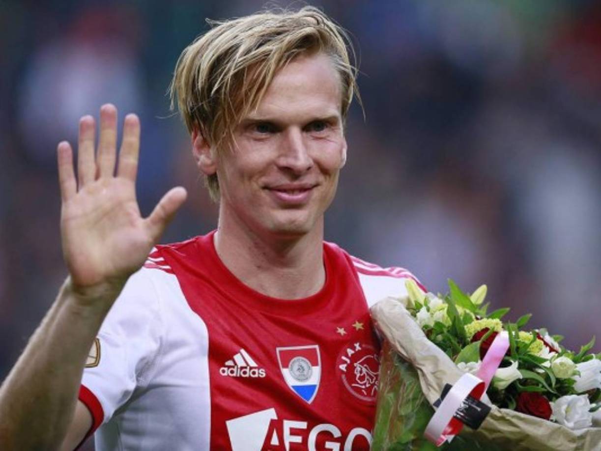 El centrocampista danés Christian Poulsen, ex del Sevilla, Juventus y Ajax entre otros, ha decidido colgar los tacos tras no encontrar equipo a sus 36 años una vez se desvinculó del Copenhague.
