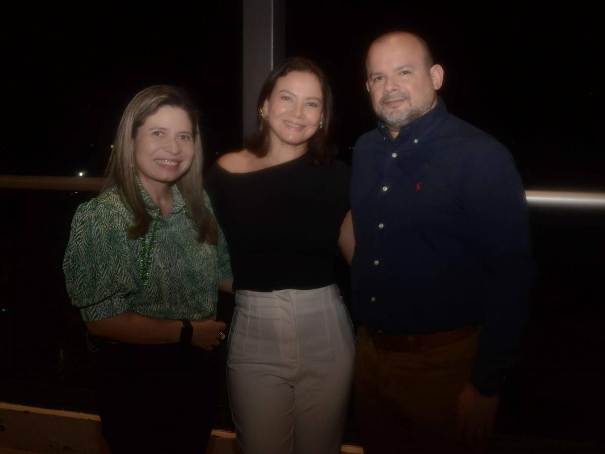 Abbie Rodríguez, Jessica Woobs e Iván Pineda