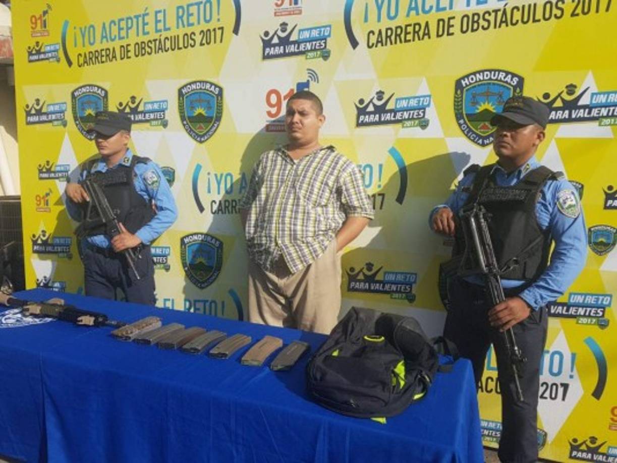 Erick Levi Ramos (23) fue capturado cuando llevaba raptada a dos mujeres en San Pedro Sula.