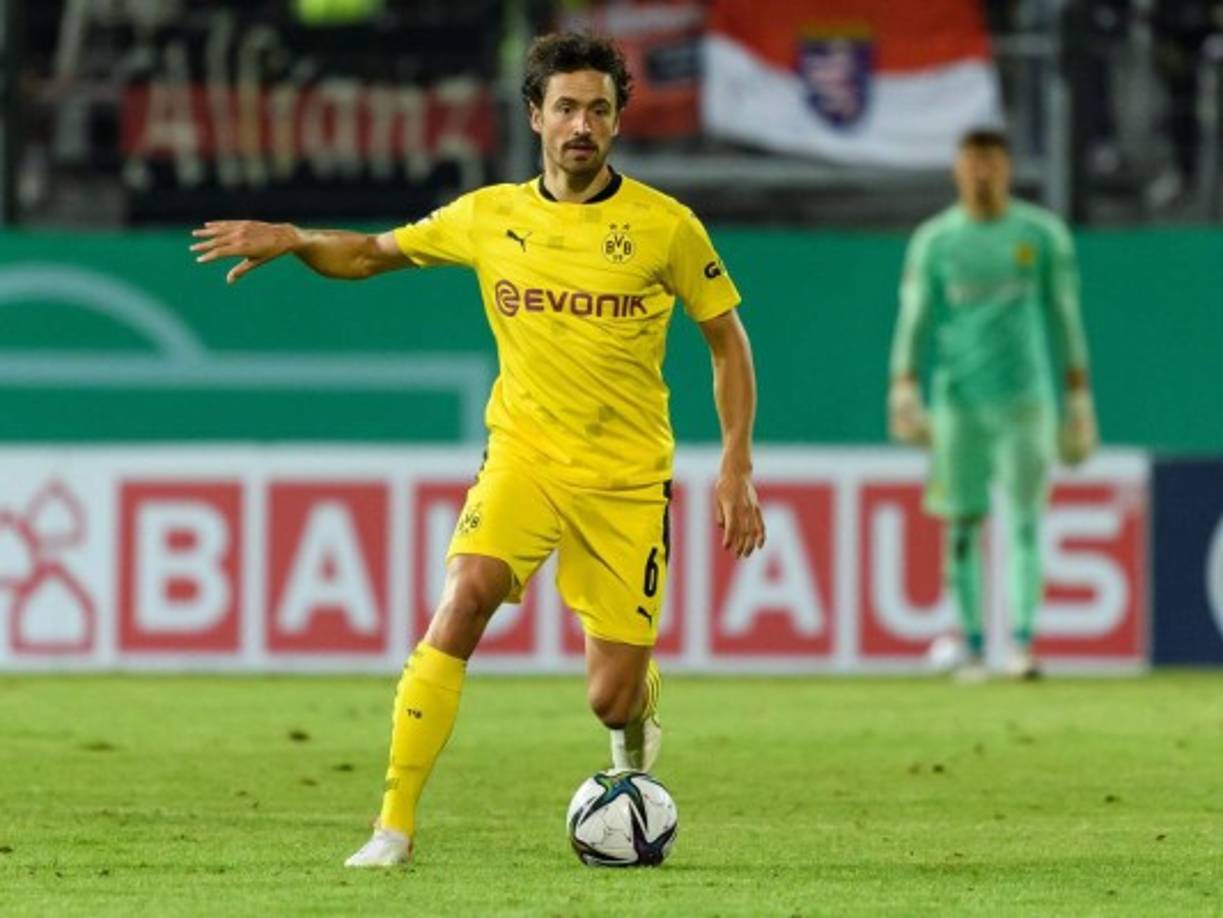 Sigue la negociación Sevilla-Borussia Dortmund por el centrocampista danés Thomas Delaney. El equipo andaluz estaría dispuesto a subir su oferta alcanzando los seis millones de euros, mientras que según el diario 'Bild' los alemanes se sentirían satisfechos con 7 'kilos' para cerrar el trato.