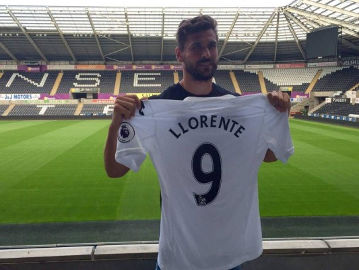 Fernando Llorente ha sido traspasado al Swansea City, conjunto galés de la Premier League inglesa, procedente del Sevilla, donde jugó la última temporada.