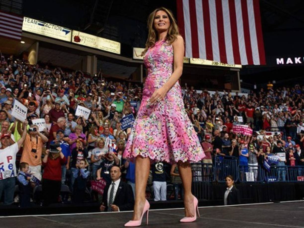 No es la primera vez que Melania expresa su rechazo publicamente contra las políticas de su esposo. En junio pasado expresó su indignación contra la separación de familias inmigrantes separadas en la frontera por orden del mandatario, que se vio obligado a suspender esa práctica a petición de la primera dama e Ivanka.