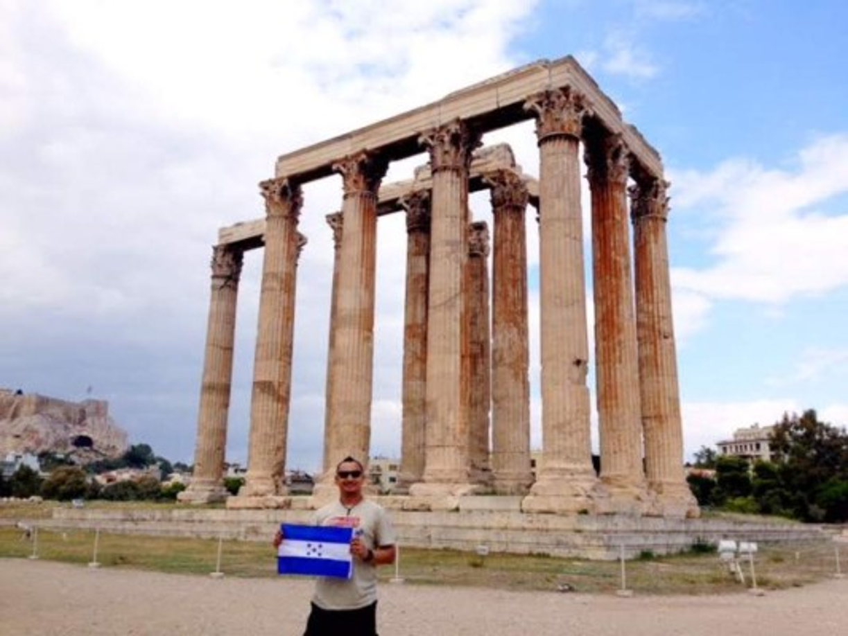 En el Templo de Zeus, Atenas, Grecia.