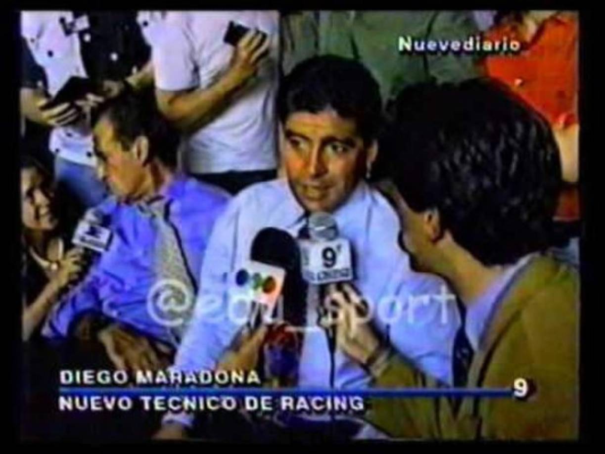 Maradona llegó al Racing en 1995. Sin embargo, los resultados tampoco lo acompañaron. Estuvo al frente del equipo en once partidos, de los cuales ganó dos, empató seis y perdió tres. <br/><br/>Imagen tomada de https://www.taringa.net/posts/deportes/19445217/Revisionando-la-carrera-del-Diego.html