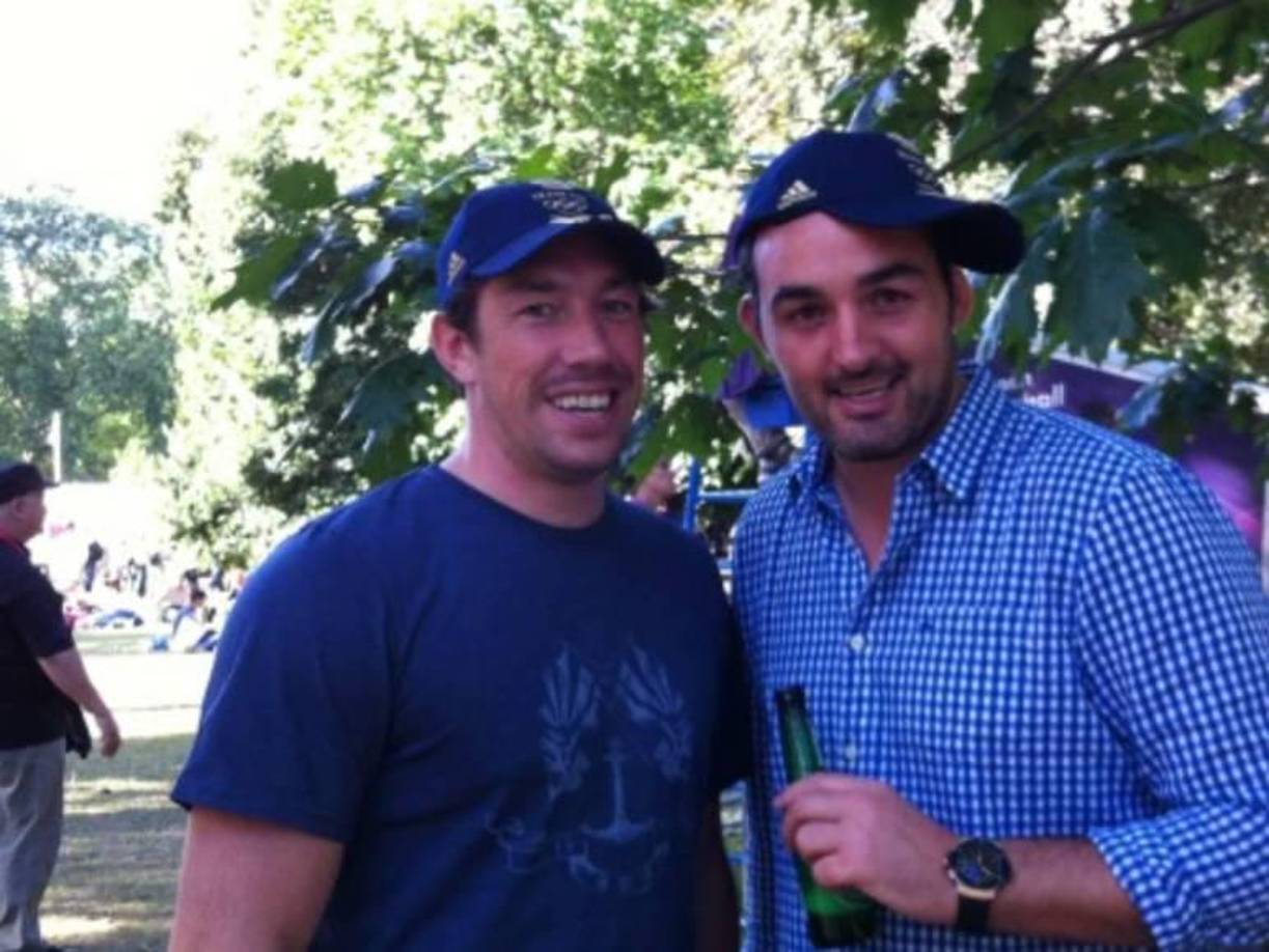 Su desaparición ha causado conmoción en el mundo del rugby y sigue siendo tema prioritario en las noticias del deporte inglés.