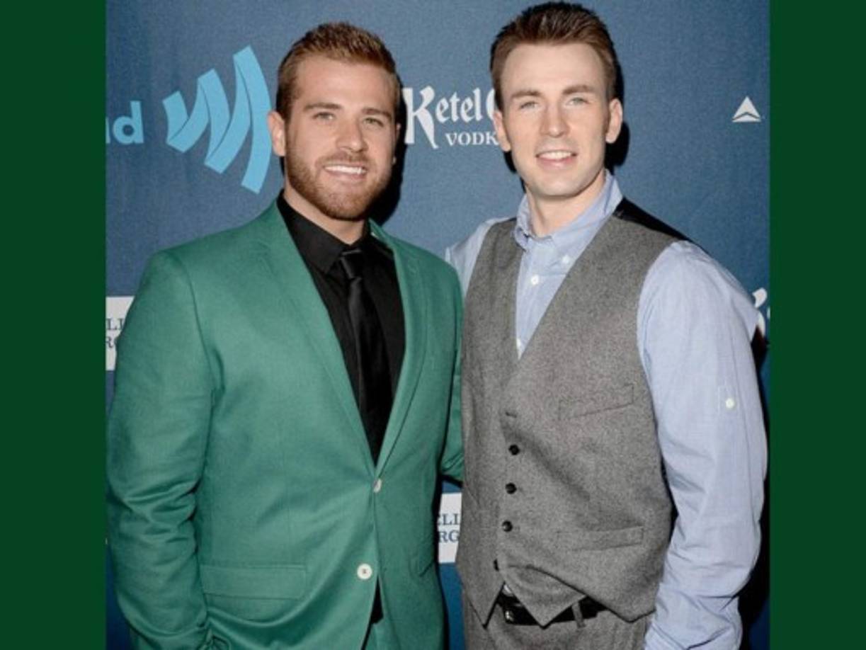 Su hermano Scott Evan es figura en las organizaciones que luchan por los derechos GLBT.