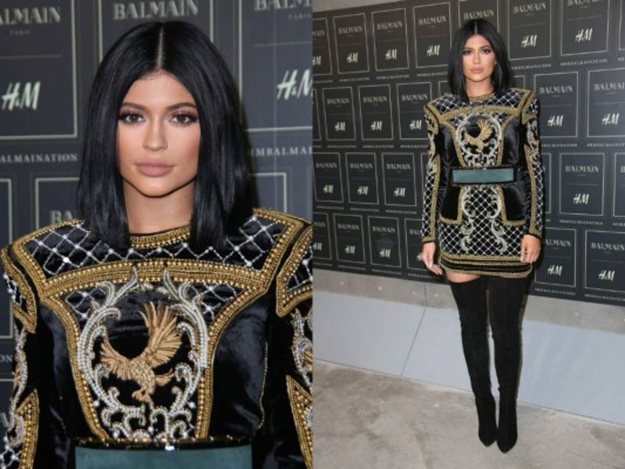 No siempre Kylie Jenner luce semidesnuda. Esta vez la joven asistió a un evento de lanzamiento en un vestido de la colección de Balmain para H&M.