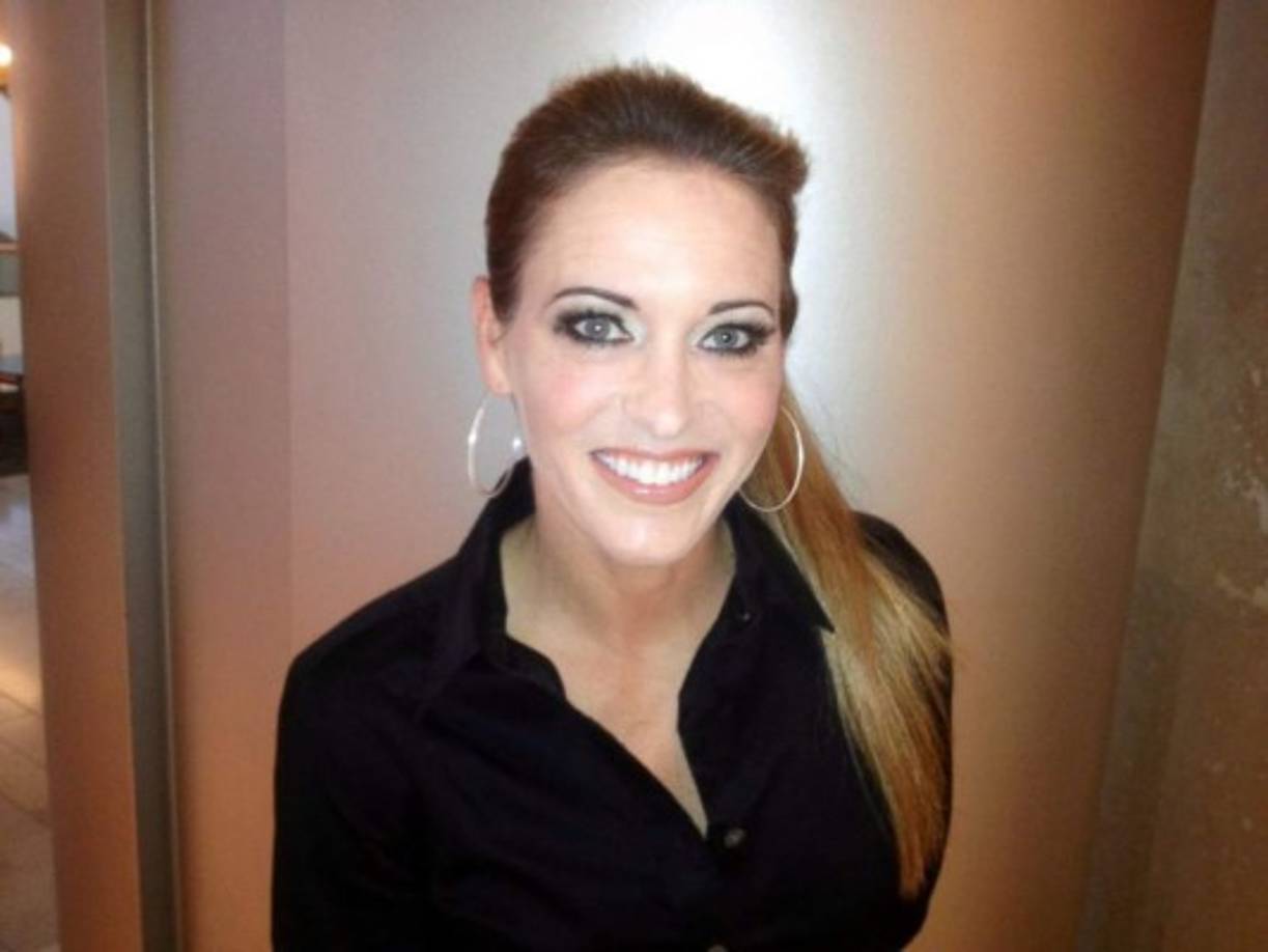 Tras darse a conocer su identidad, pensó en suicidarse. 'Me sentí arruinada. Sentí gran soledad. Recuerdo haber colapsado y encerrarme en un baño en cuclillas. No sabía qué hacer. Pensé en quitarme la vida porque todo se había acabado para mí', expresó.