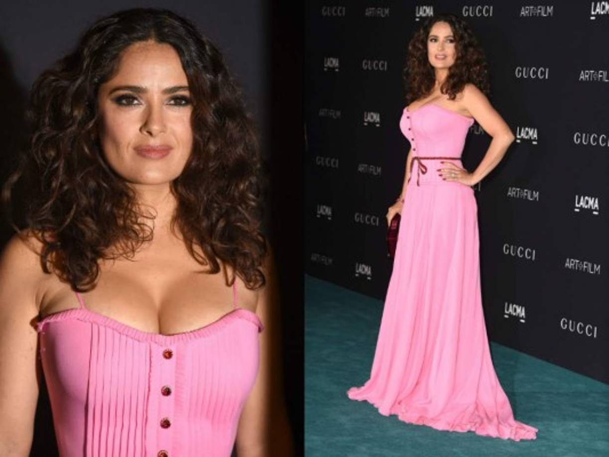 Salma Hayek lució un vestido rosado de la marca Gucci.