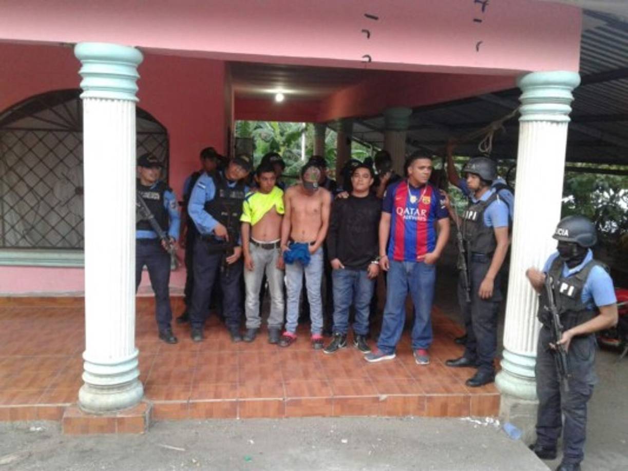 Los agentes de la DPI realizaron órdenes de captura por delitos de asesinato, homicidio y narcomenudeo.