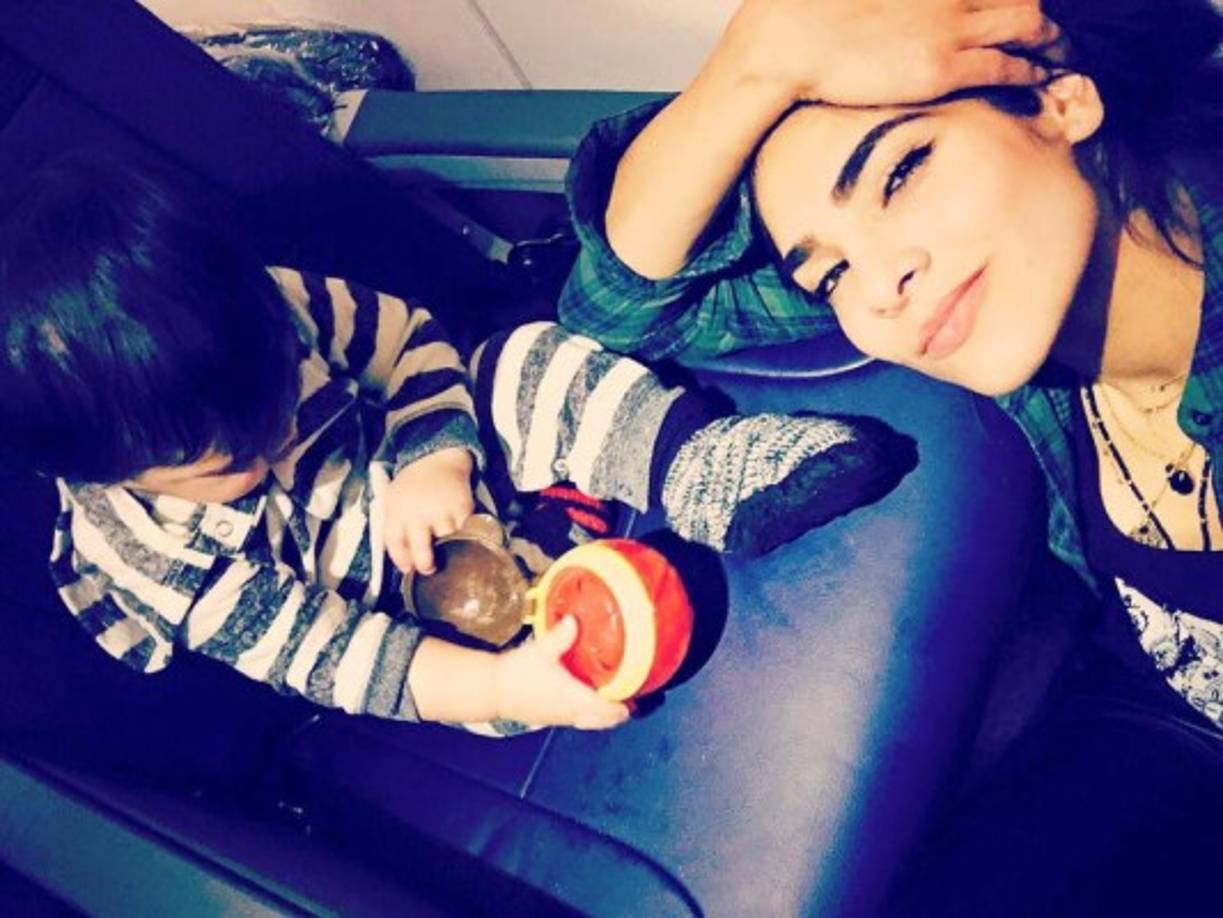 'Cuando traigo pestañas postizas es bien chistoso porque él se va directamente con los dientes a quitármelas' dijo la presentadora.