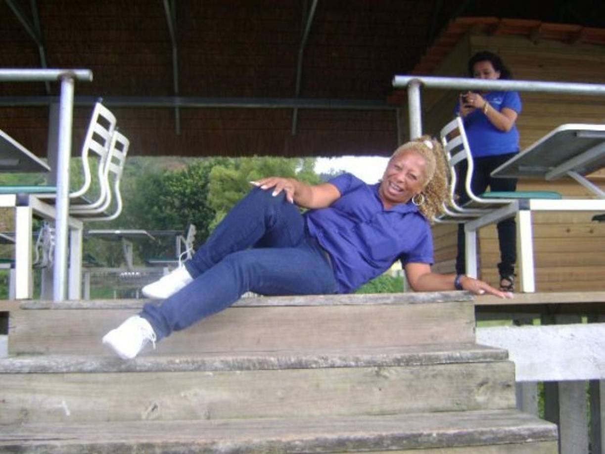 La presidenta de la Asociación Sampedrana de Vendedores Ambulantes y de Mercadería y Alimentos Informales (Asevamali), Yolanda Pérez, fue asesinada al mediodía de este 17 de diciembre en San Pedro Sula. La sindicalista era reconocida en la ciudad por su activismo tanto por los mercados de la ciudad como por su fervor político.