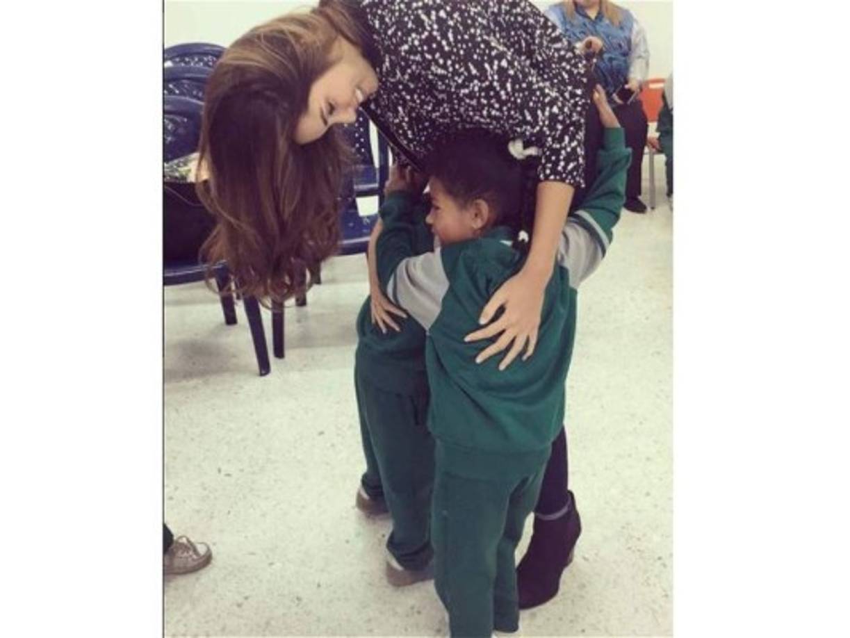 Paulina también guarda tiempo para los niños.