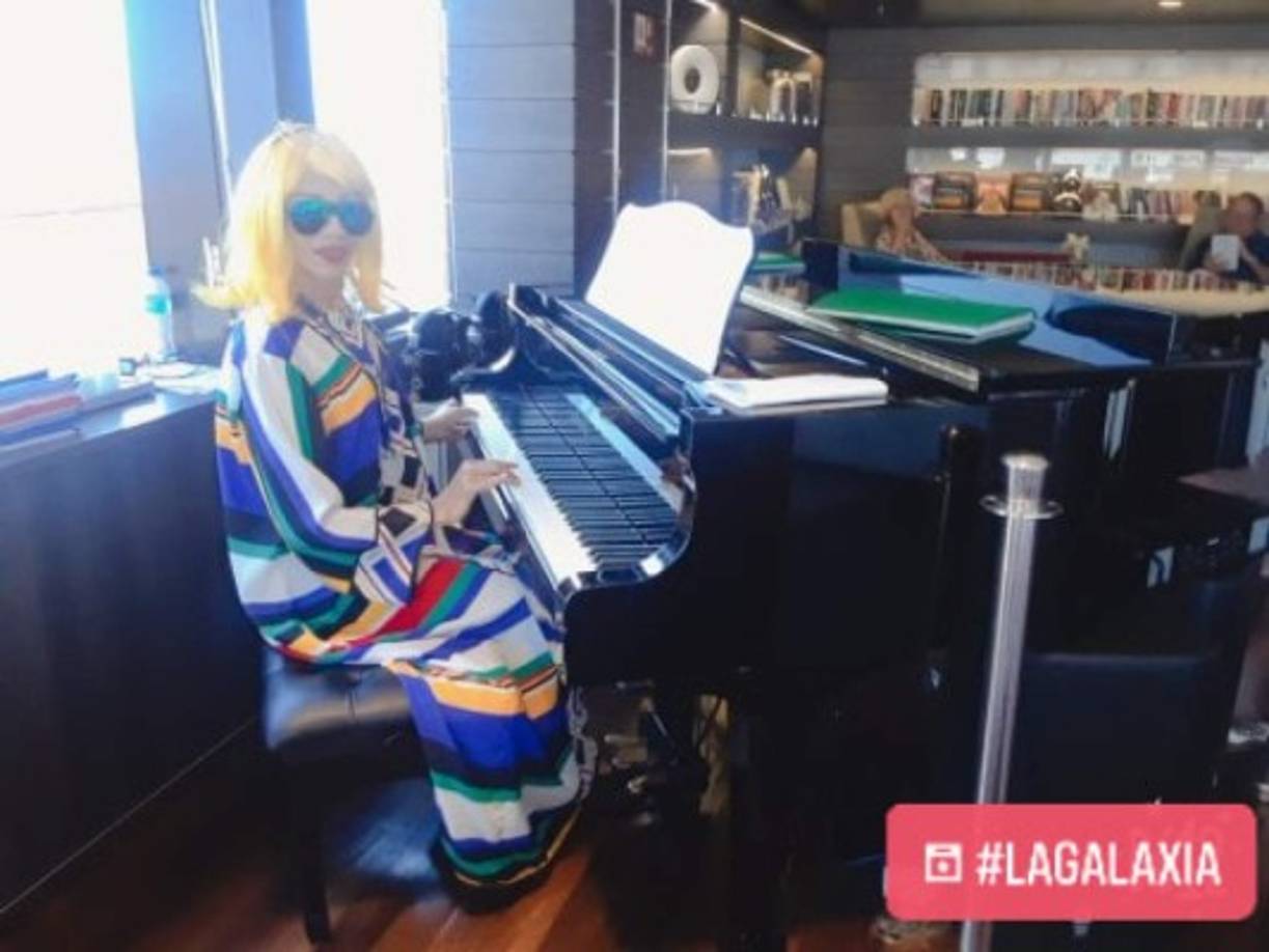 Además, solía hacer presentaciones imitando a sus cantantes favoritas como Lady Gaga.