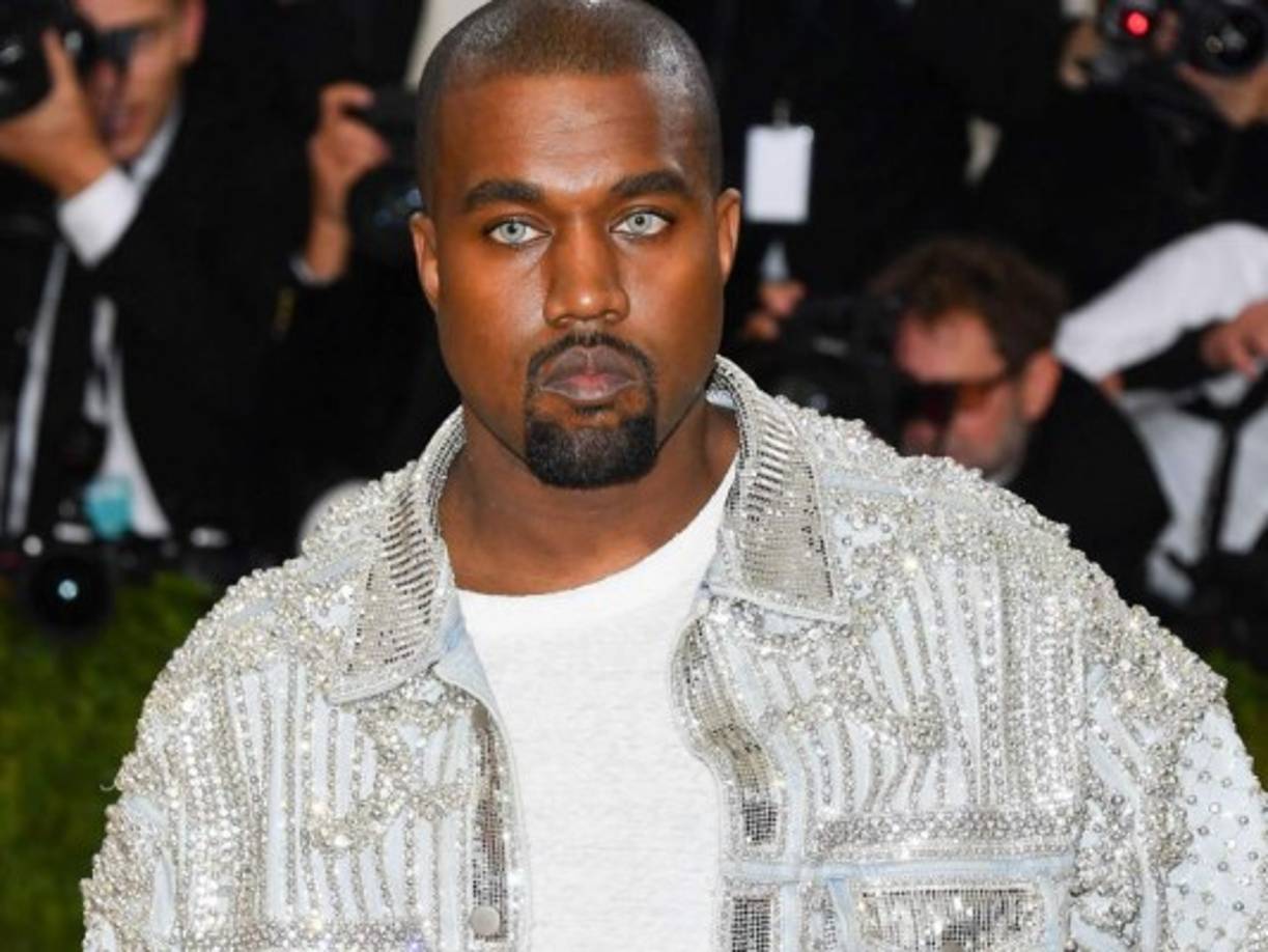 4. Kanye West: La presunta declaración se da en la canción 'Eyes Closed' donde dice que vendió su alma al diablo, también dice que él sabe que es un trato que no valía la pena porque venía con pocos juguetes como una cajita feliz. <br/>
