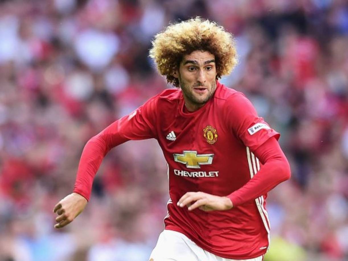 A pesar del fichaje de Matic, el mediocampista Marouane Fellaini, ha decidido quedarse en el Manchester United; sin embargo, el belga podría decir adiós a José Mourinho en invierno si perdiera protagonismo en el equipo, informa 'Daily Mail'.
