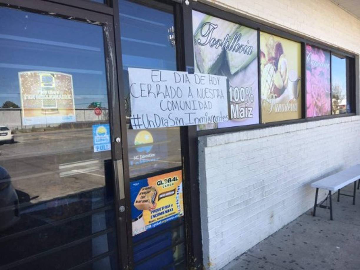 Negocio cerró hoy 16 de febrero en apoyo a los inmigrantes. Foto tomada de @ZoraStephenson