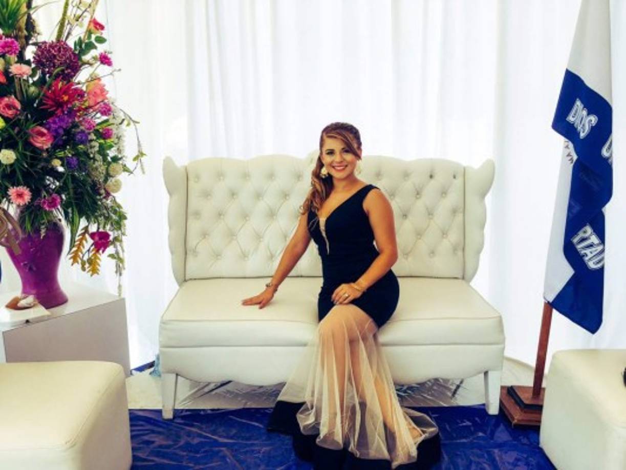 Y añadió: 'A él le digo que es el mejor, que me gusta lo que hizo, la jugada, el gol; pero frente a la gente sólo es informar”.