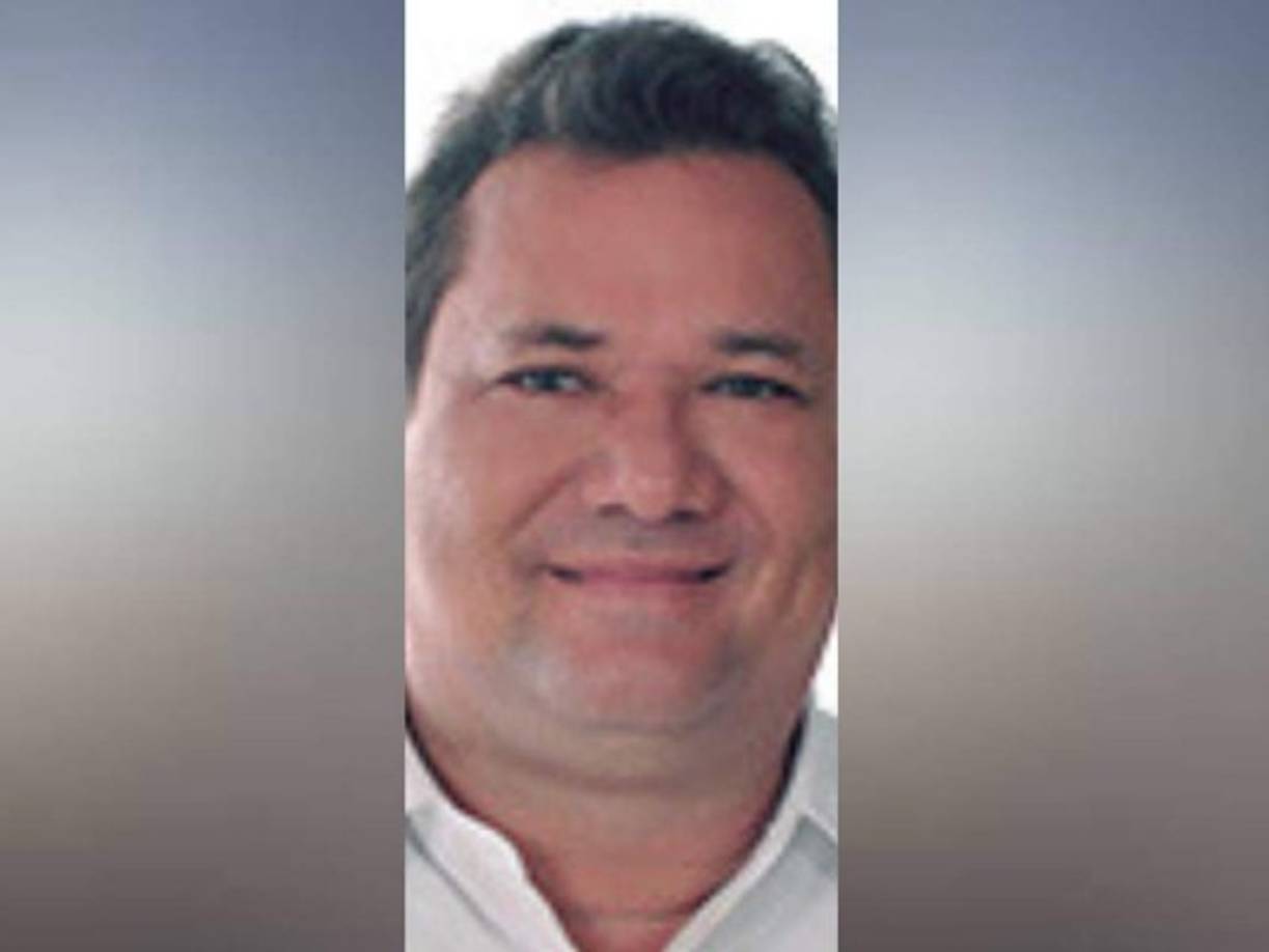 Tibdeo Ricardo Elencoff Martínez por el departamento del Colón.