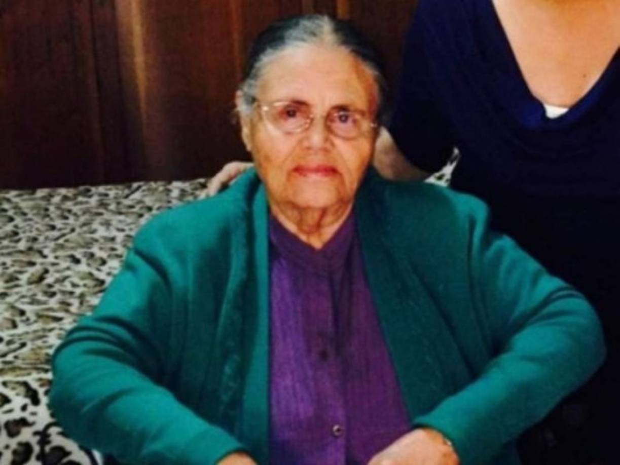 María Consuelo Loera Pérez, la madre del Chapo, no ha escapado a los conflictos provocados por su hijo. El año pasado, su rancho en La Tuna, Sinaloa, fue atacado por enemigos del ex jefe del cartel de Sinaloa. Doña Consuelo logró huir en un helicóptero antes del atentado.