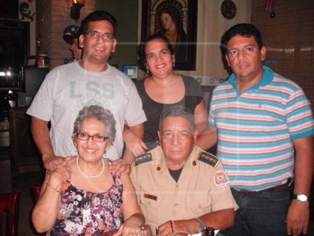 'Había que empezar a sacar a los niños, mujeres y personas de la tercera edad. Los hombres fueron los últimos. En una situación de emergencia todos quieren salvarse, pero el orden debe ser este. No es fácil, pero si se actúa rápido se salvan todos'.