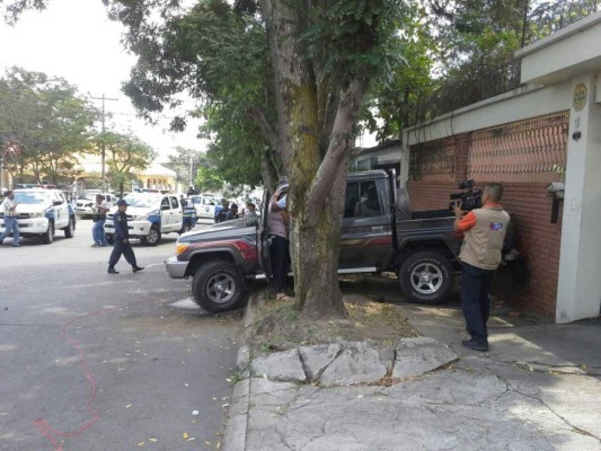El exdiputado fue atacado por desconocidos cuando salían de su vivienda en su vehículo, una camioneta Toyota Land Cruiser sin placas.