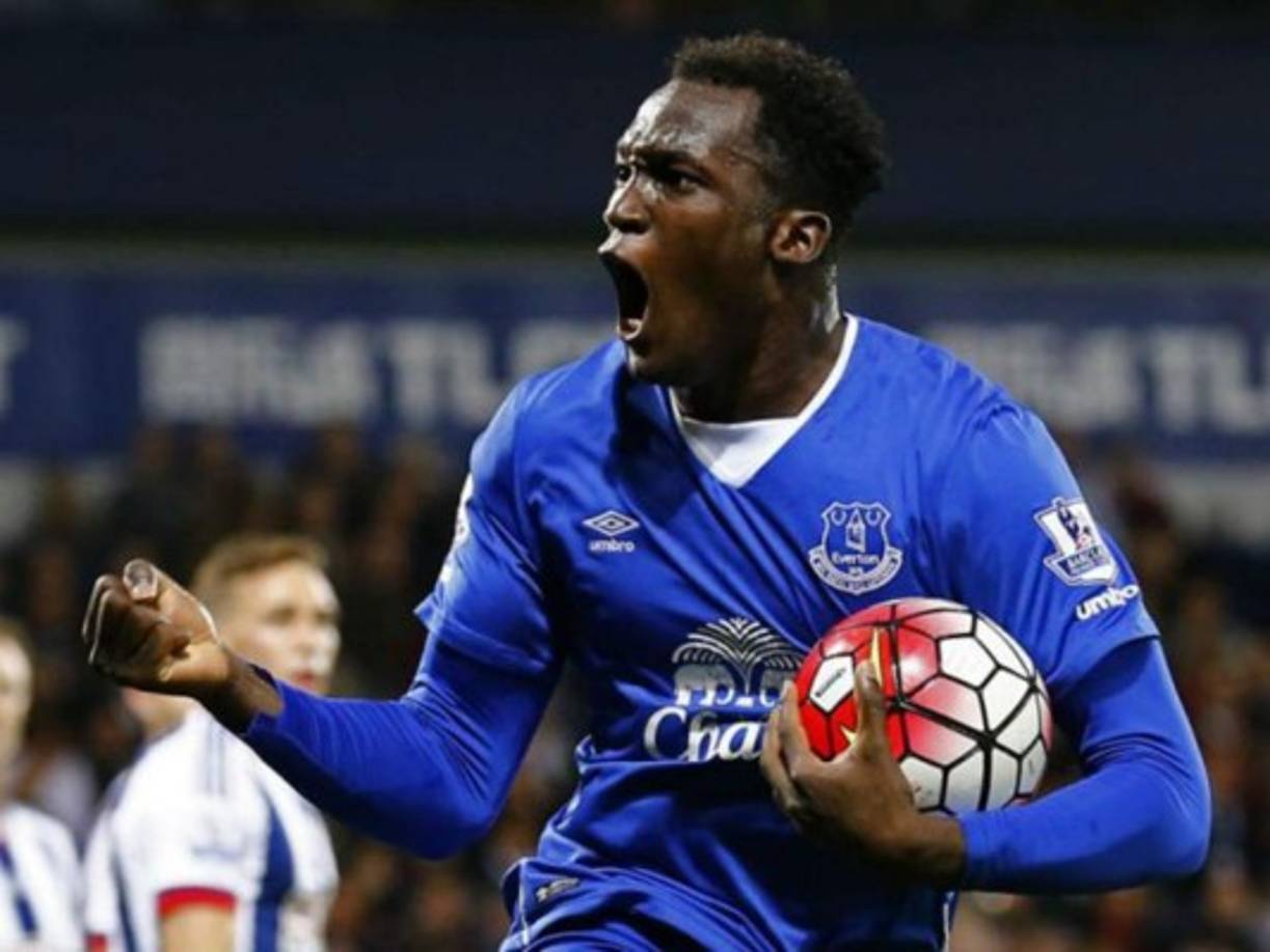El Everton pide unos 86 millones de euros al Chelsea por Romelu Lukaku. Los toffees no ceden lo más mínimo y siguen pidiendo al equipo londinense una cifra cercana a los 86 millones, según Daily Mail. Por su parte, el Everton le hará una oferta de renovación al alza al delantero belga, que estaría pensando en aceptar.
