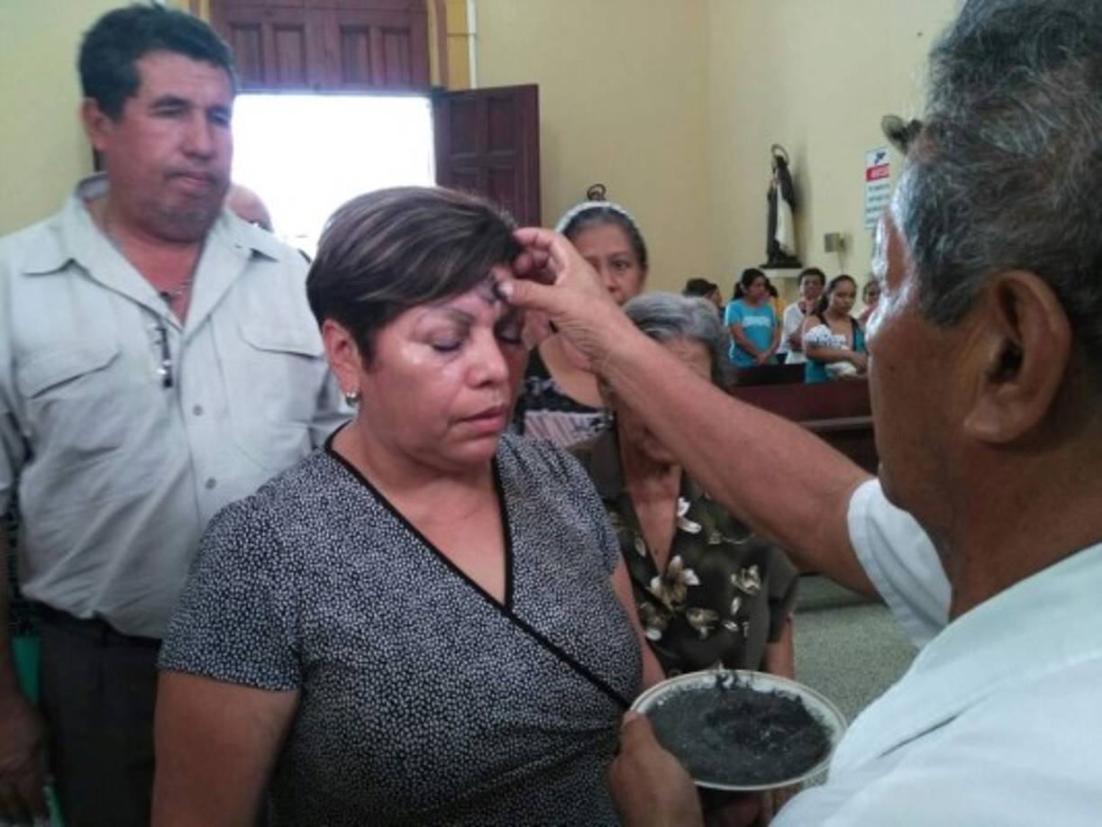 Mejía agregó que el acto tiene como objetivo establecer un periodo de ayuno, oración y limosna en el marco de la Semana Santa