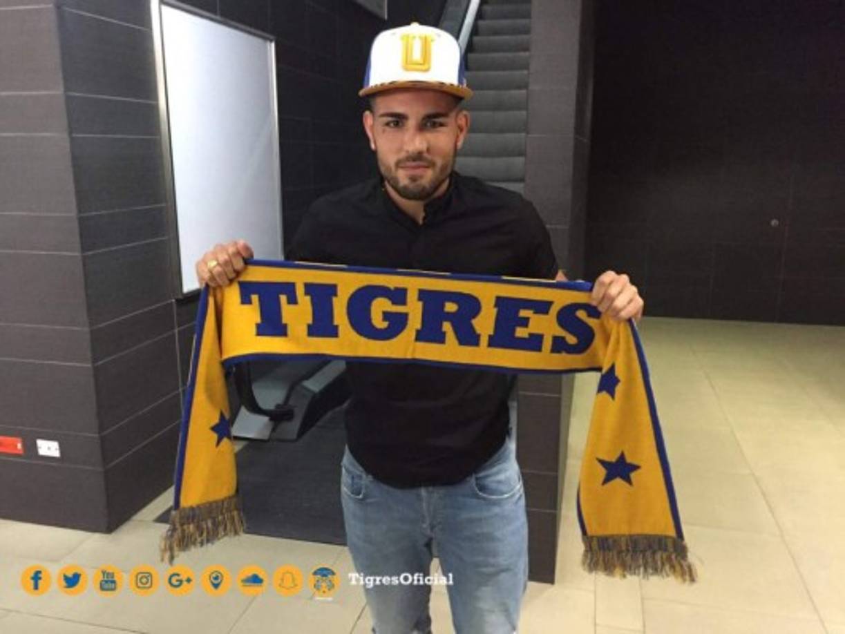 El delantero francés, Andy Delort, ya está en México para completar su fichaje con Tigres. El jugador realizará las pruebas médicas pertinentes para, en caso de aprobarlas, ponerse a las órdenes de Ricardo Ferretti. Desde París, el ex elemento del Caen, llegó a la capital mexicana para de ahí ligar un vuelo que lo llevaría junto a su representante a Monterrey, donde arribó en medio de tumultos y unas horas más atrdes dio sus primeras impresiones, destacando a Gignac.
