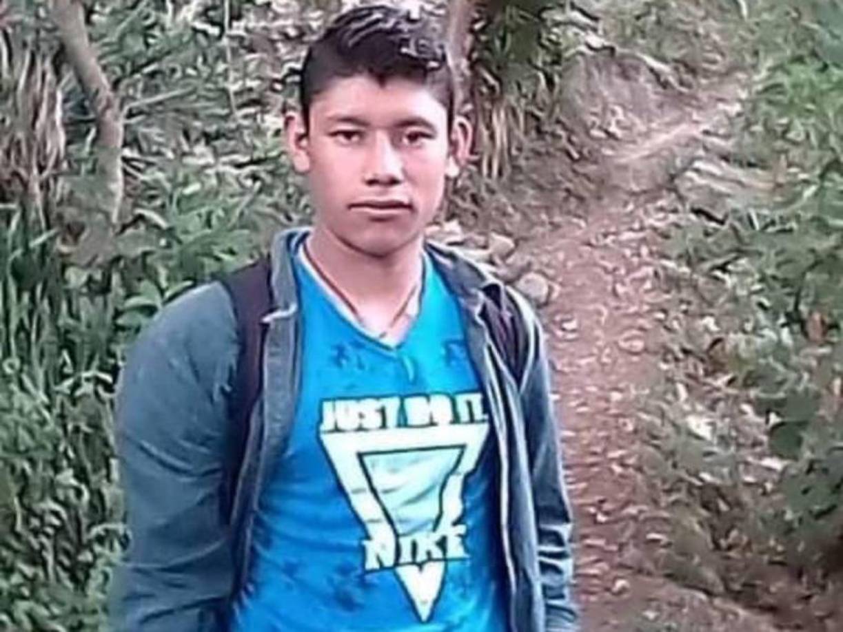 Antes de salir de la ciudad, Limber Joel, Henry Ismael, Carlos Humberto y Miguel Ángel, todos de apellidos Aguilar Del Cid, pasaron por el mercado junto a sus tíos paternos Ismael Aguilar Morales y José Aguilar Morales. Su intención era comprar unos víveres para llevar a sus casas en Corralitos