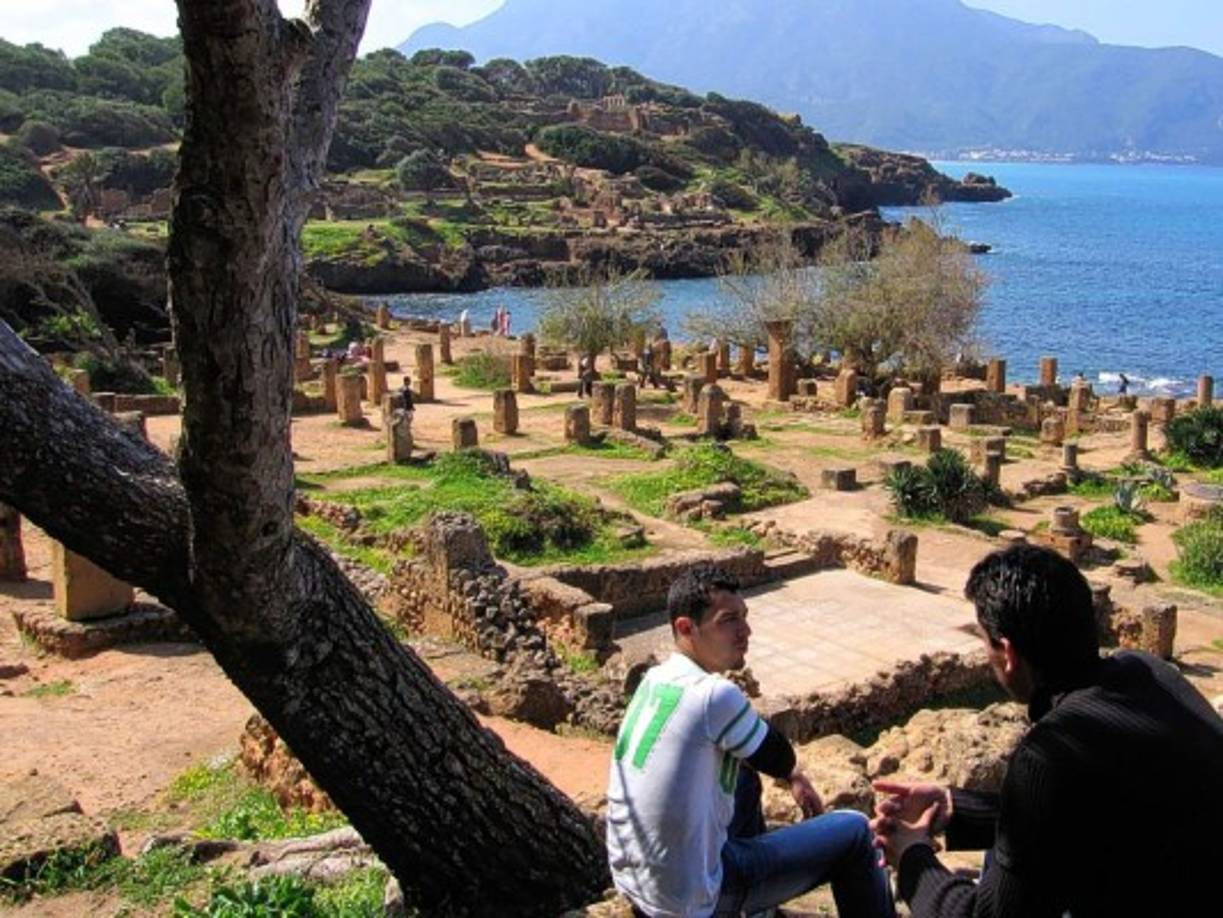 24. Algeria. Más asequible que Turquía, en este país sumamente rico en petróleo, se pueden rentar viviendas por $148 al mes. Argelia se ubica a la par de Marruecos en el norte de África, bordeando el Mar Mediterráneo. La colonia francesa mantiene una economía estable.<br/>