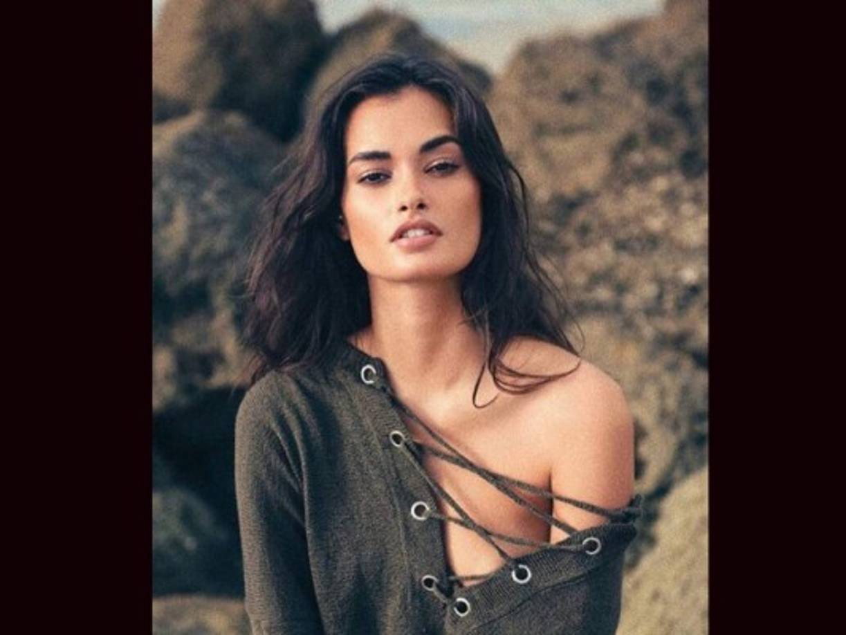 Gizele Oliveira es una medelo brasileña que está conquistando las mejores pasarelas.